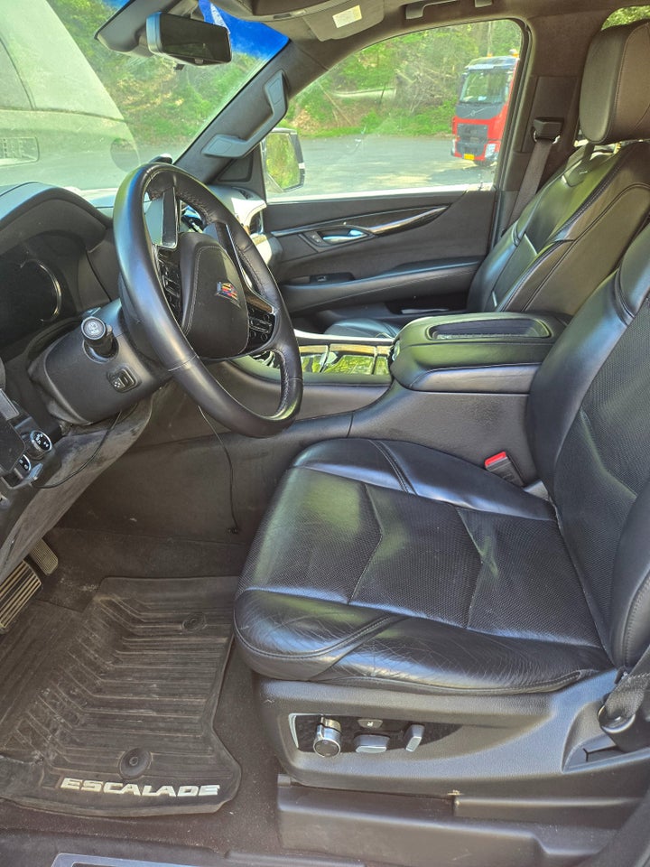 Cadillac Escalade 6,2 V8 ESV Platinum aut. 7prs 5d