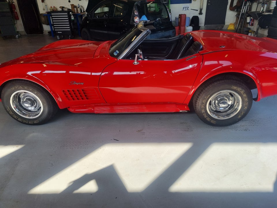 Chevrolet Corvette Convertible 2d