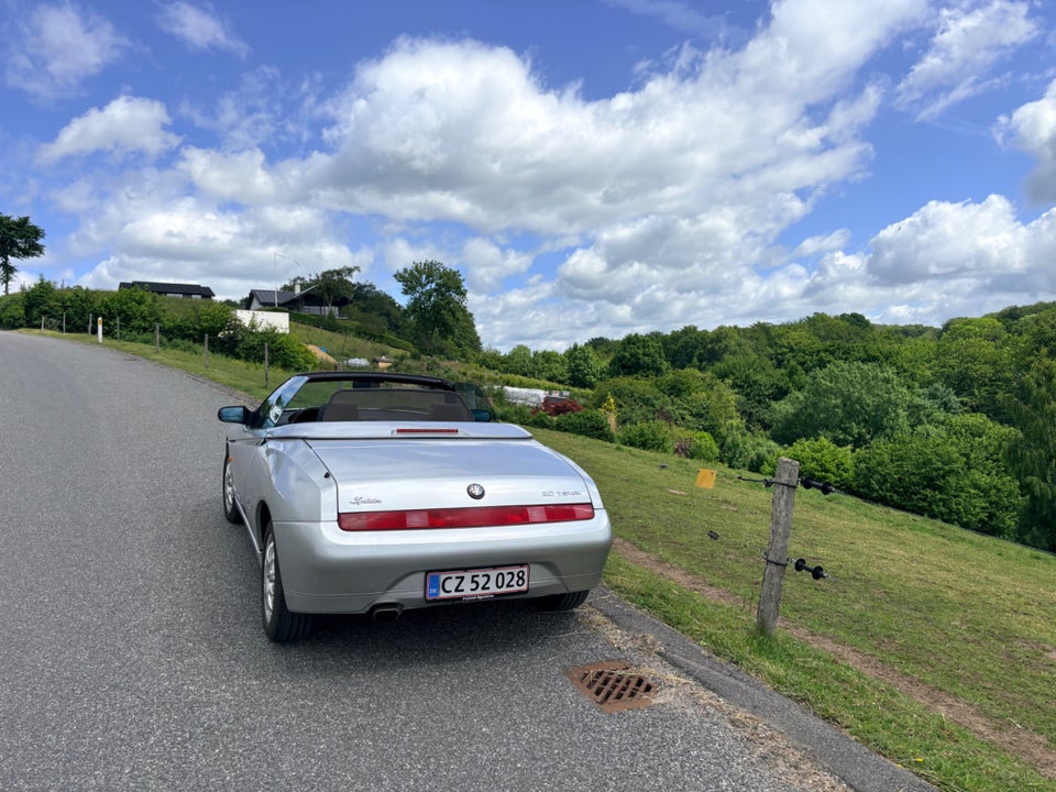 Alfa Romeo Spider 2,0 TS 16V 2d