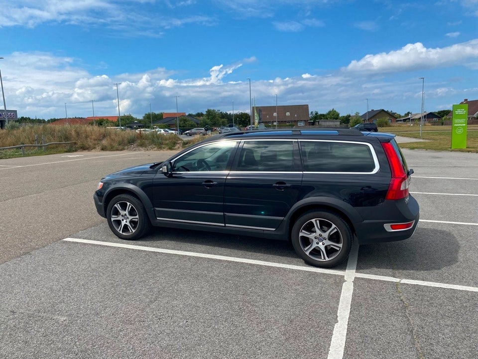 Volvo XC70 2,4 D5 215 Summum aut. AWD 5d