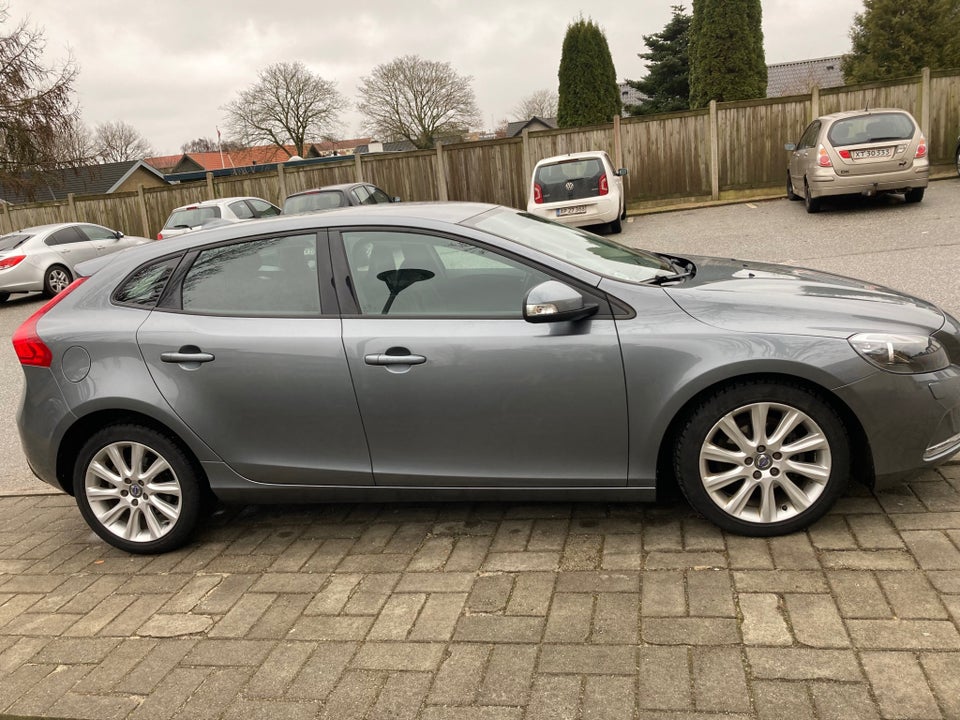 Volvo V40 1,6 D2 115 Kinetic 5d