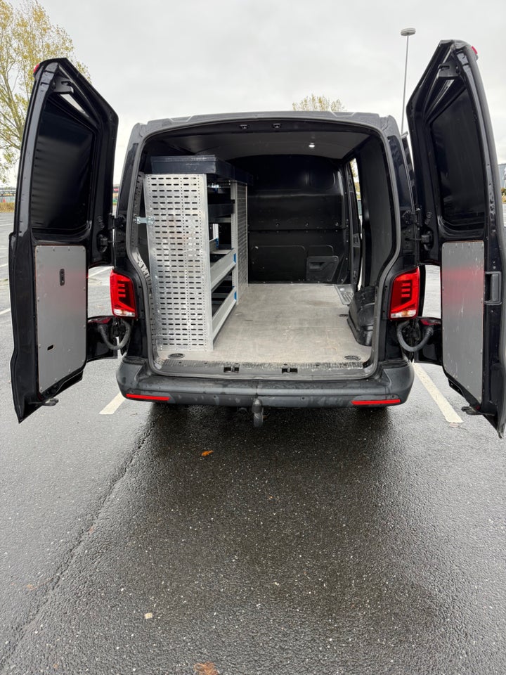 VW Transporter 2,0 TDi 150 Kassevogn DSG lang