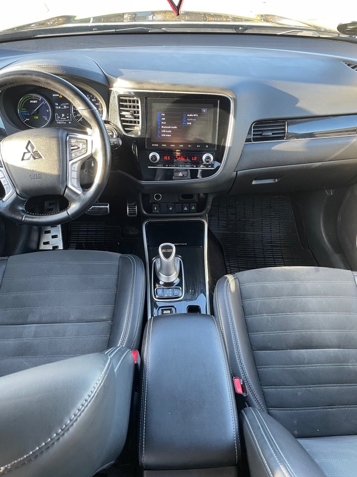 Mitsubishi Outlander 2,4 PHEV Intense CVT 4WD 5d