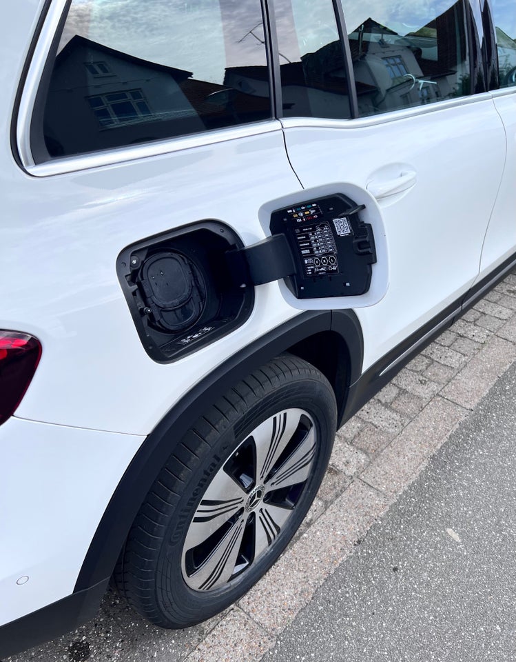 Mercedes EQB250 Progressive 5d