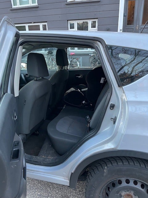 Nissan Qashqai 1,6 Acenta 5d