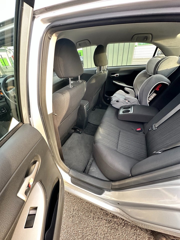 Toyota Corolla 1,6 Luna 4d