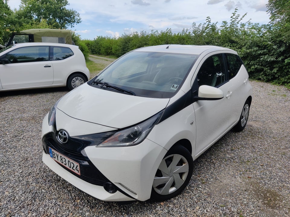 Toyota Aygo 1,0 VVT-i x-press 5d