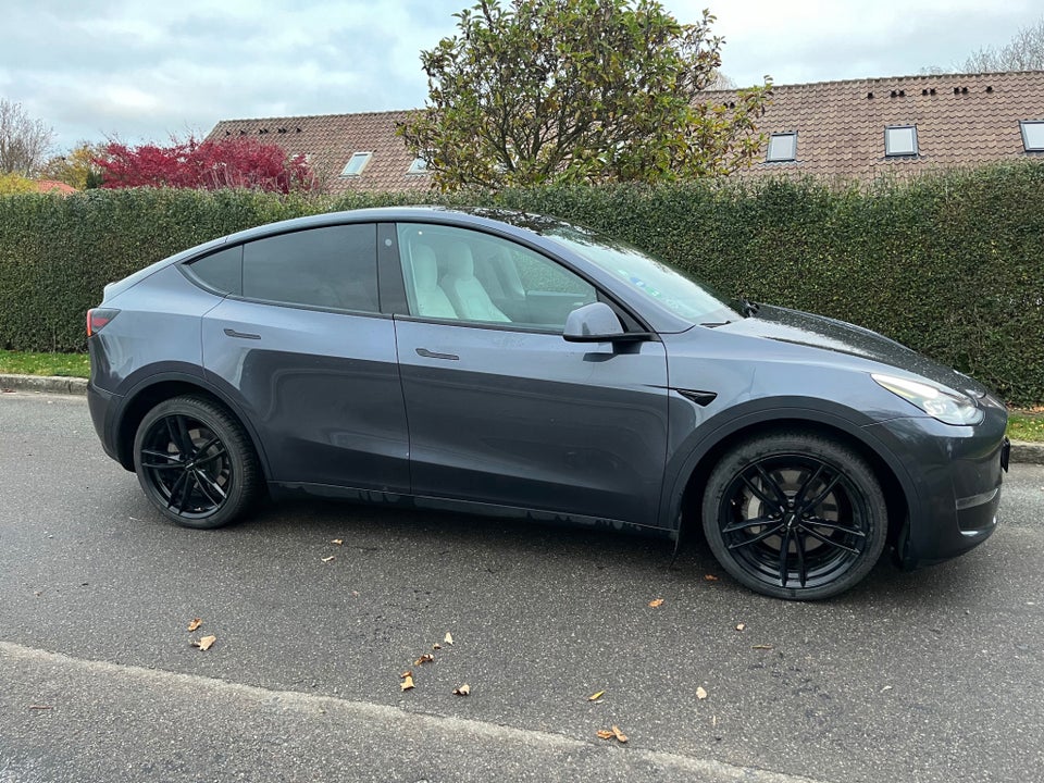 Tesla Model Y Long Range AWD 5d