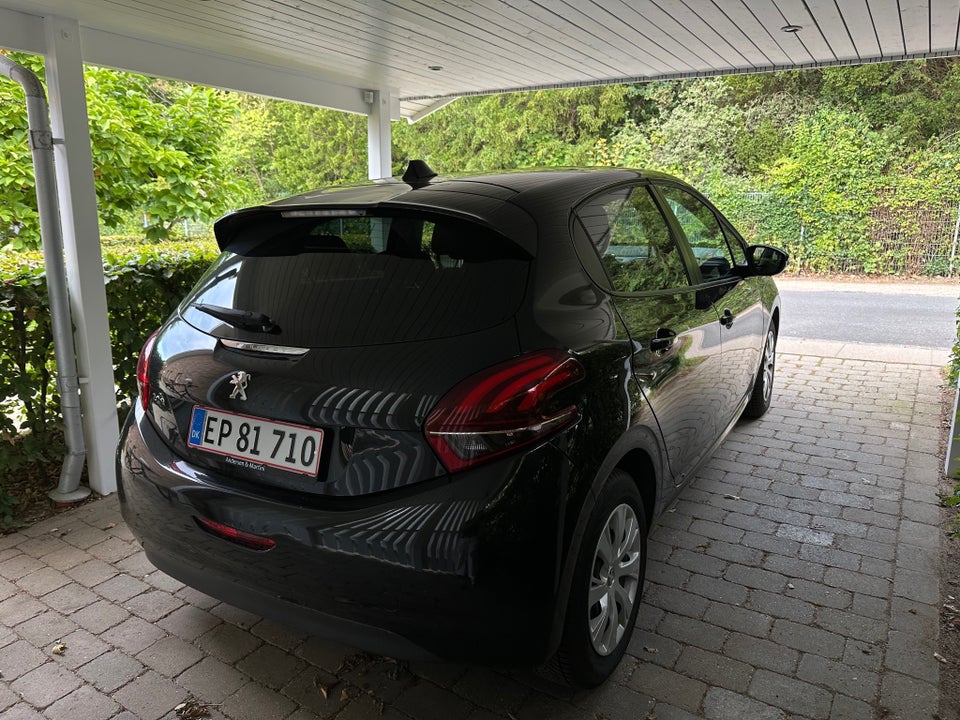 Peugeot 208 1,2 VTi 82 Envy 5d