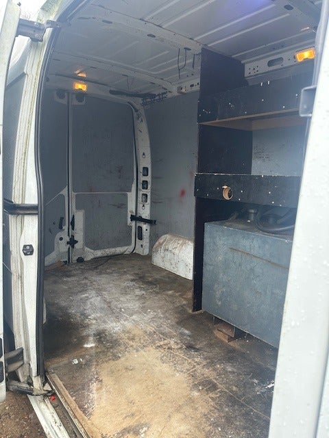 Renault Master III T33 2,3 dCi 145 L2H2 Kassevogn