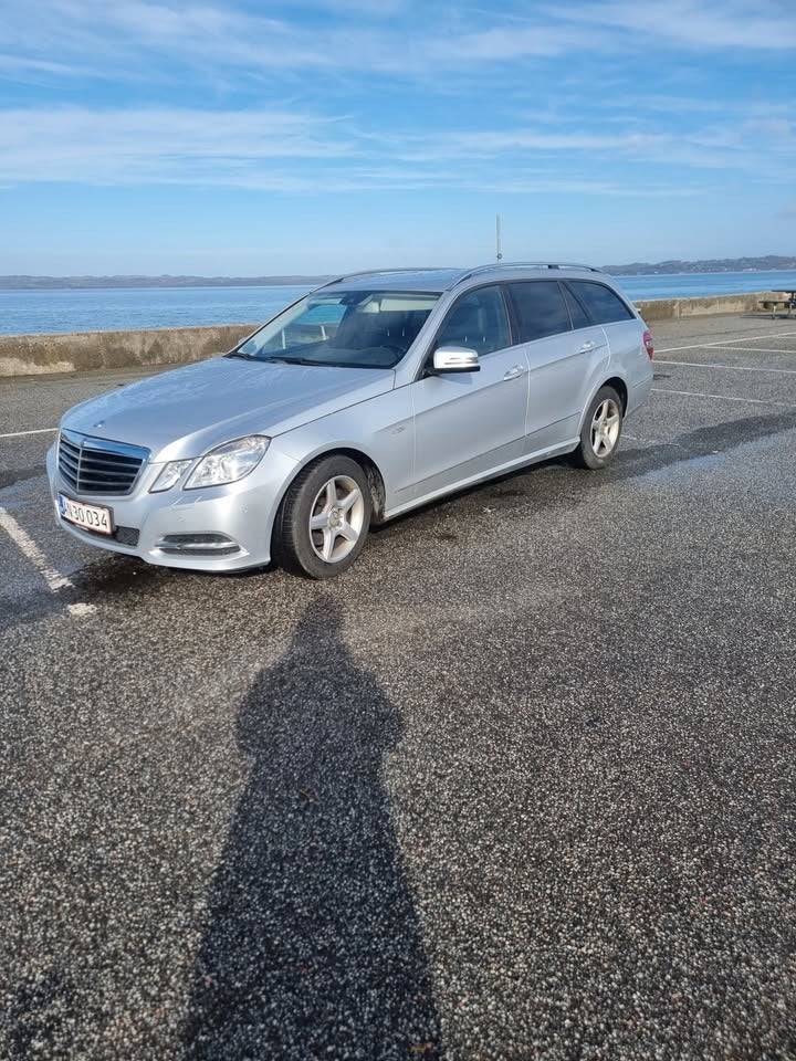 Mercedes E220 2,2 CDi Avantgarde stc. aut. 5d