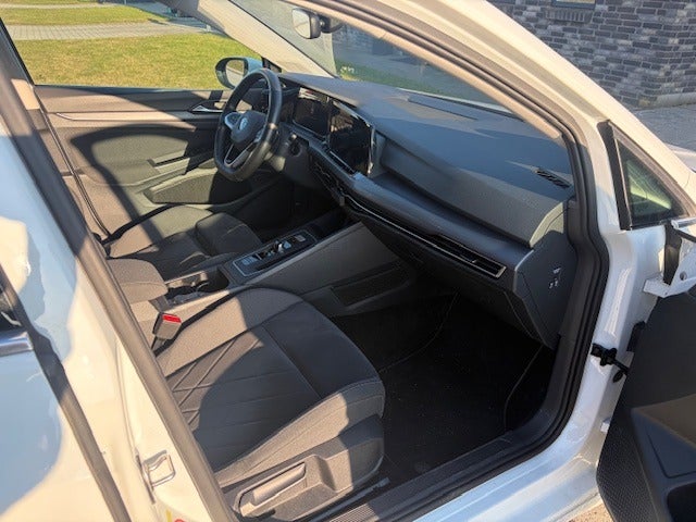 VW Golf VIII 1,4 eHybrid DSG 5d