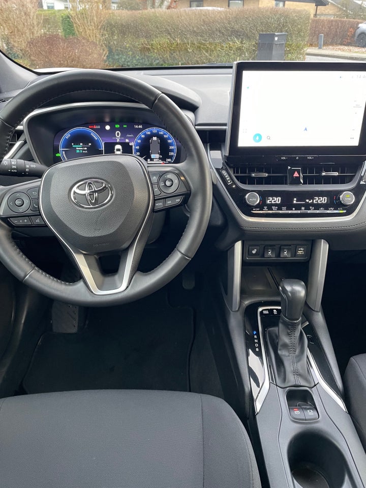 Toyota Corolla Cross 2,0 Hybrid Style Comfort CVT 5d