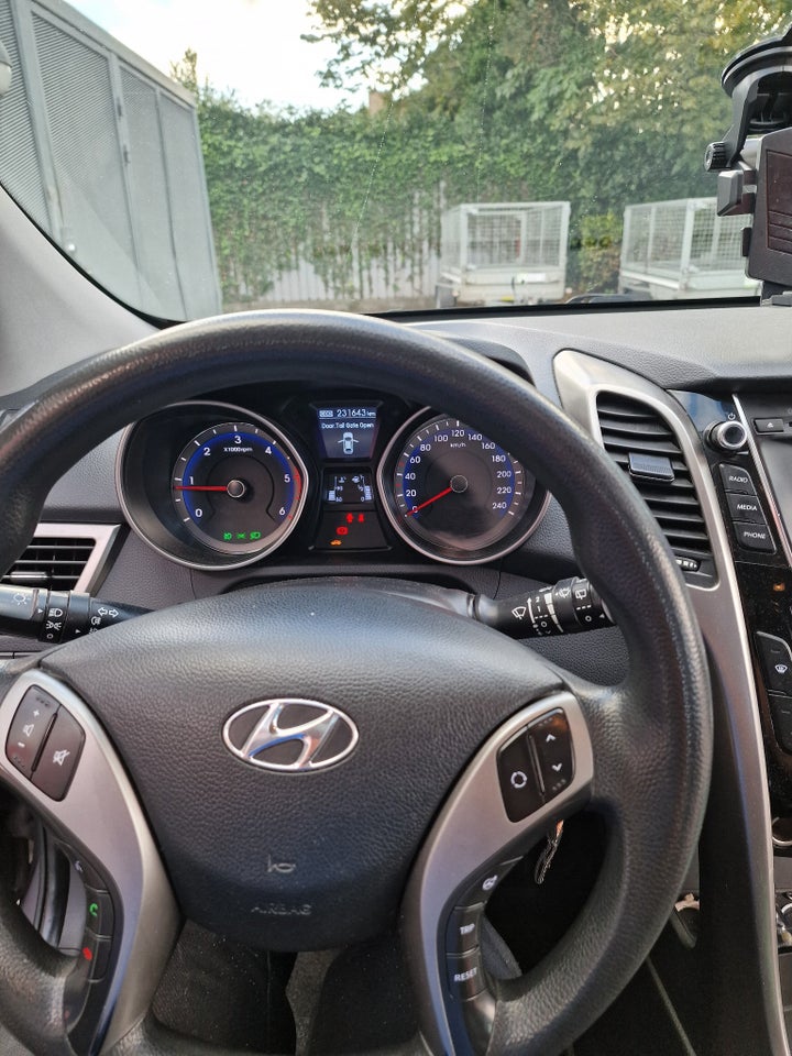 Hyundai i30 1,6 CRDi 110 XTR CW Eco 5d