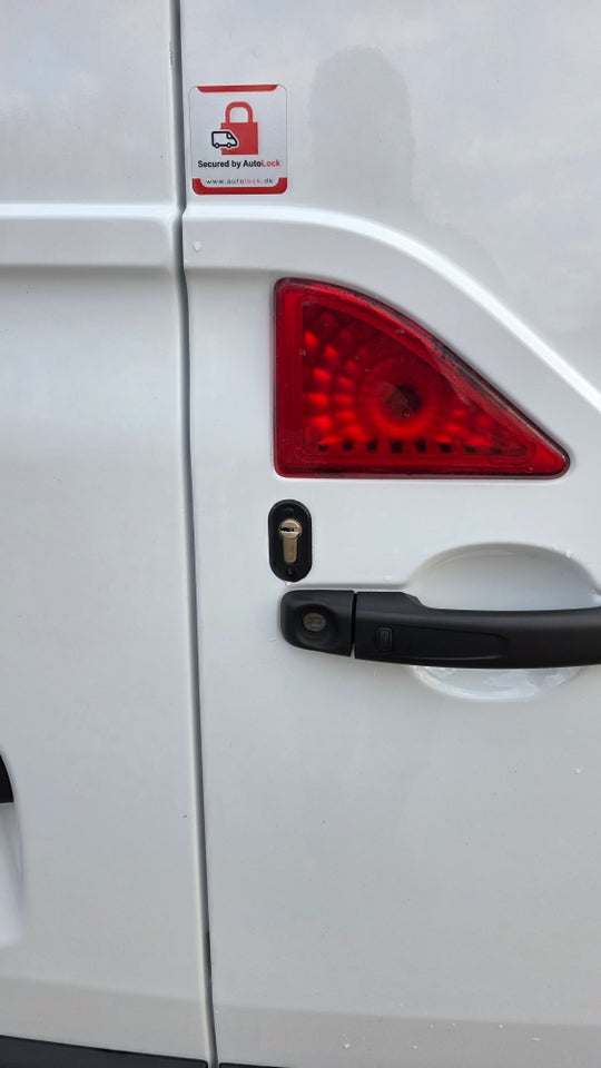 Nissan Interstar 2,3 dCi 150 L2H2 Tekna Van