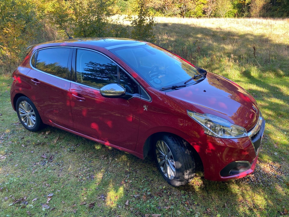Peugeot 208 1,6 BlueHDi 100 Allure Sky 5d