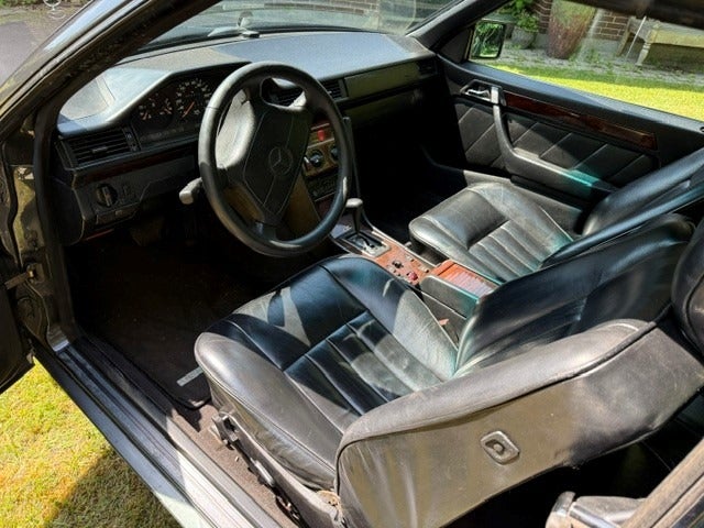 Mercedes E200 2,0 Cabriolet 2d