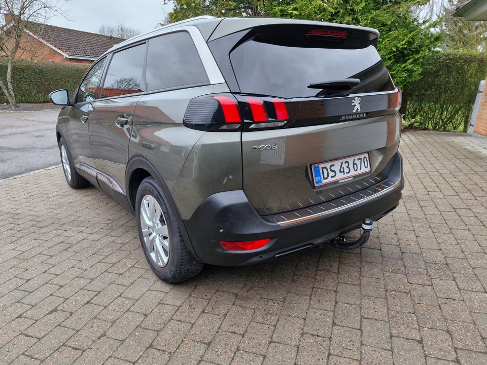 Peugeot 5008 1,2 e-THP 130 Active 7prs 5d