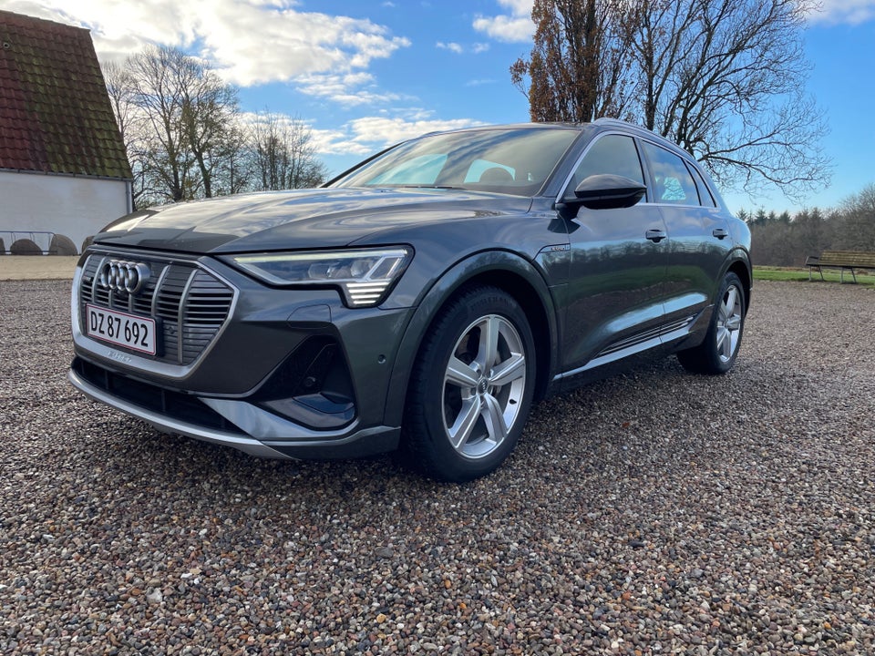 Audi e-tron 55 S-line Prestige quattro 5d