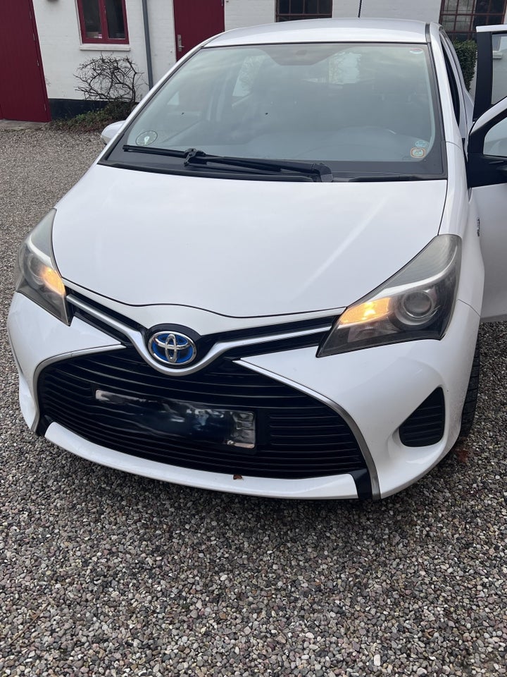 Toyota Yaris 1,5 Hybrid H1 e-CVT 5d