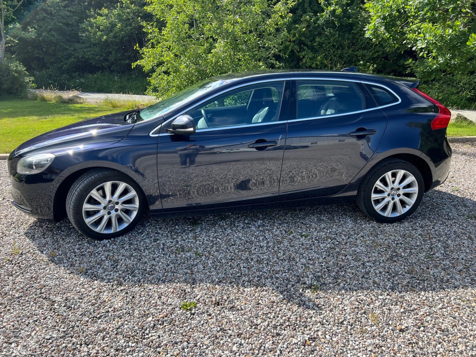 Volvo V40 2,0 D4 190 Momentum 5d