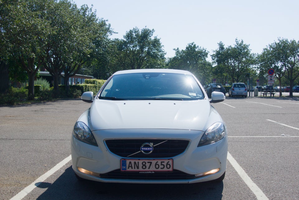 Volvo V40 1,6 D2 115 R-Design 5d