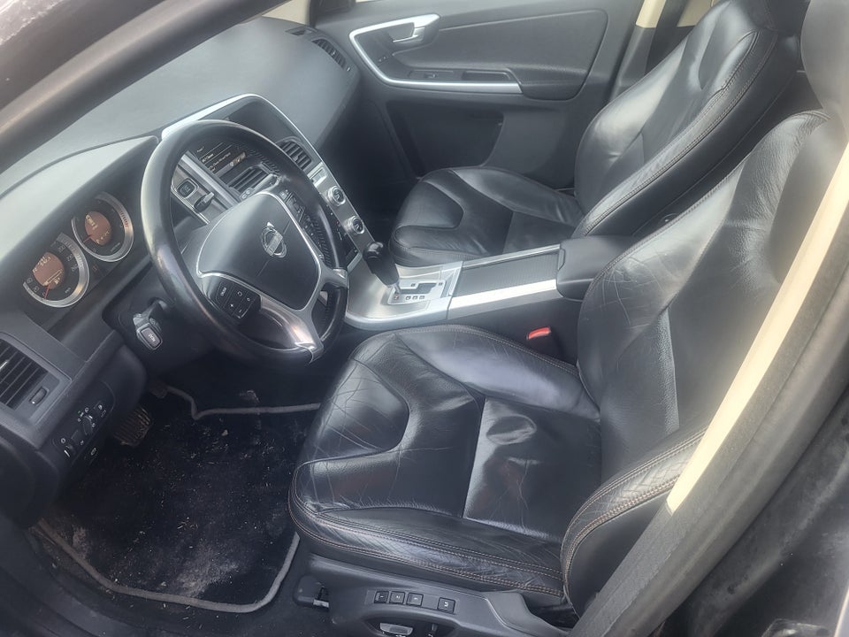 Volvo XC60 2,4 D3 163 Summum aut. AWD 5d