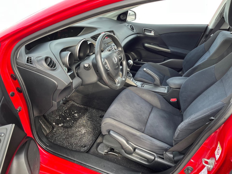 Honda Civic 1,8 i-VTEC Sport 5d