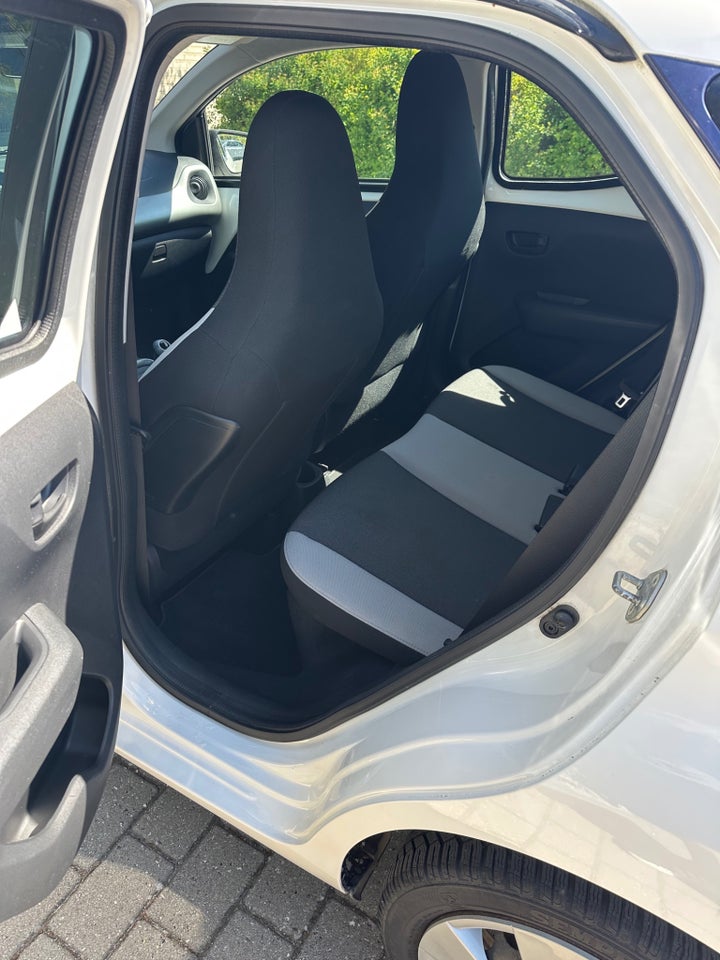 Toyota Aygo 1,0 VVT-i x-press x-shift 5d