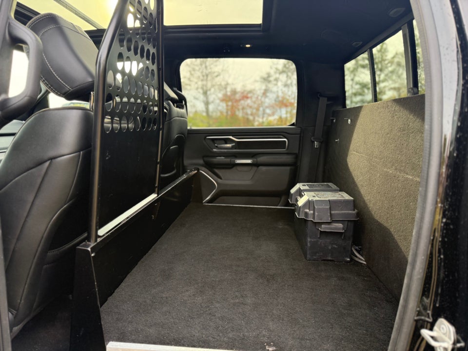 Dodge RAM 1500 5,7 V8 Hemi Laramie Night aut. 4d