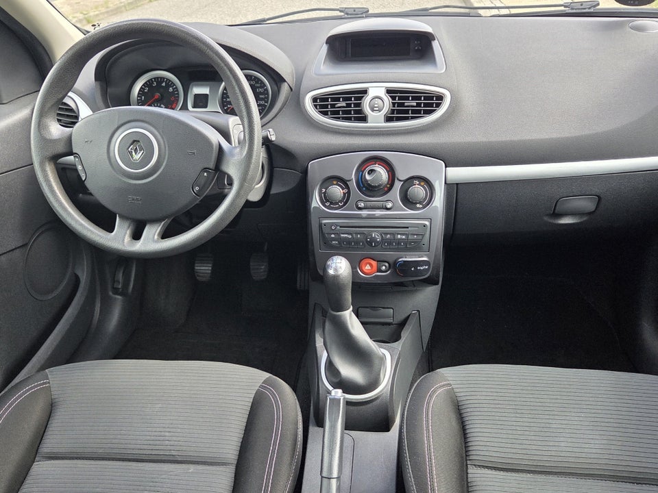 Renault Clio III 1,2 16V TCe Expression Sport Tourer 5d