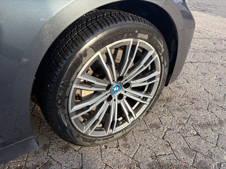 BMW 330e 2,0 Touring M-Sport aut. 5d