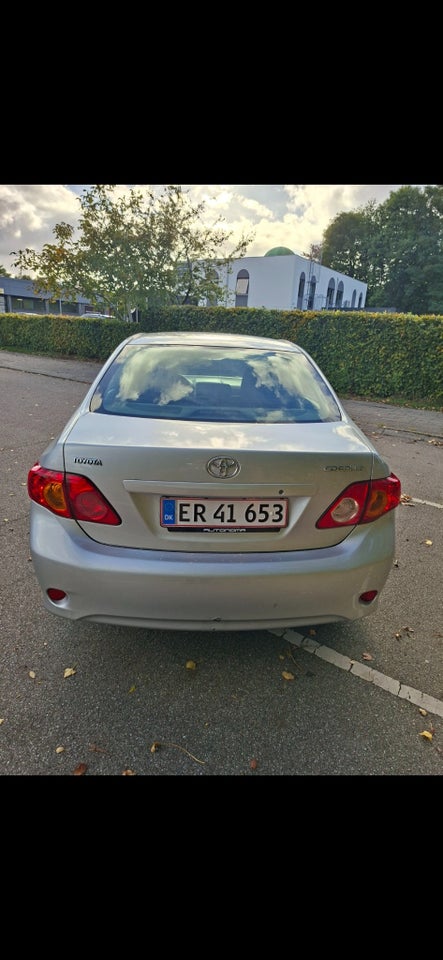 Toyota Corolla 1,6 Luna 4d