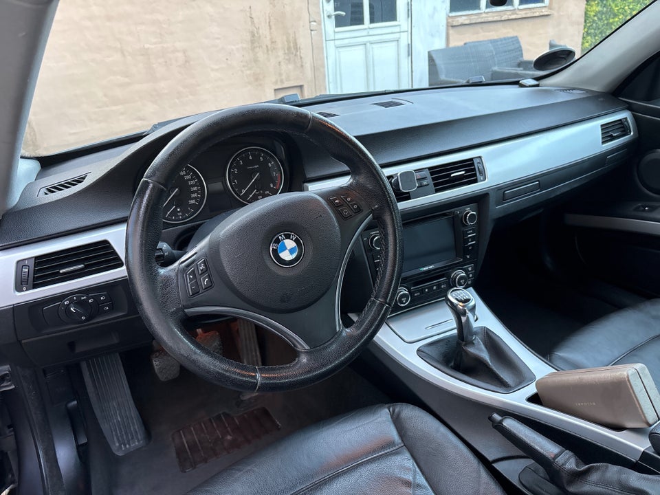 BMW 330i 3,0 Coupé 2d