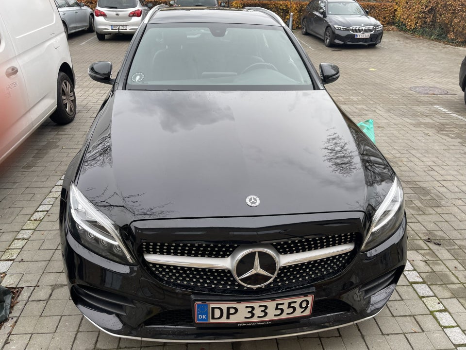 Mercedes C300 de 2,0 AMG Line stc. aut. 5d