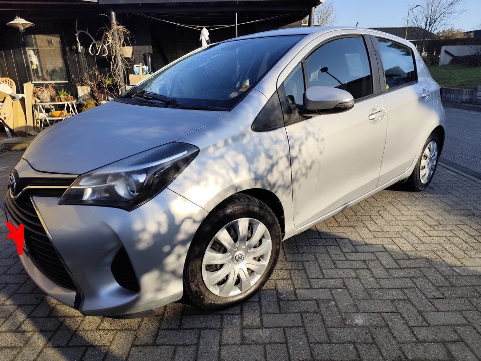 Toyota Yaris 1,0 VVT-i T2 5d