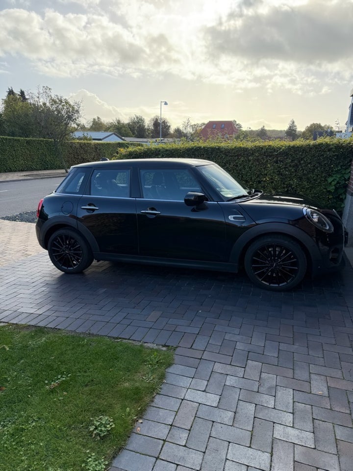 MINI Cooper 1,5 Essential Edition aut. 5d