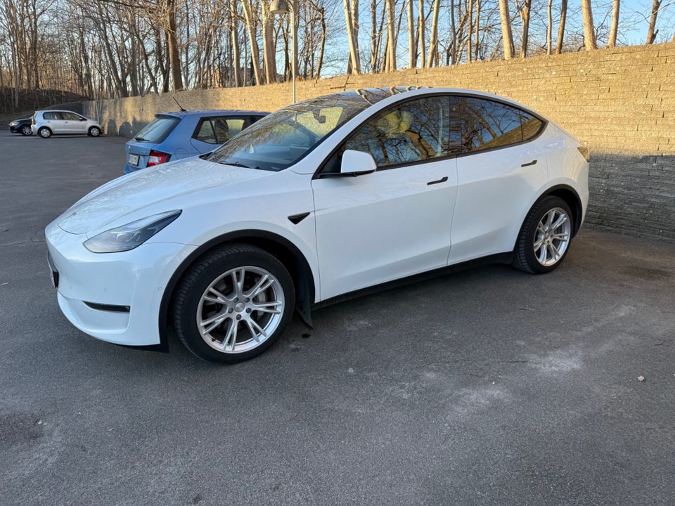 Tesla Model Y Long Range AWD 5d