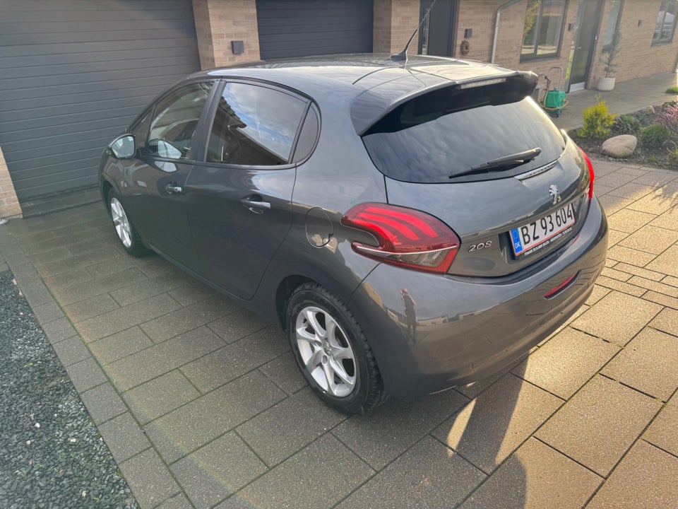 Peugeot 208 1,2 VTi 82 Allure 5d