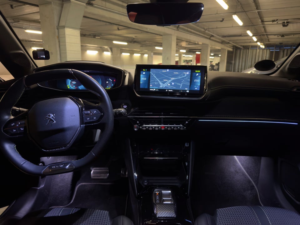 Peugeot e-208 50 GT 5d