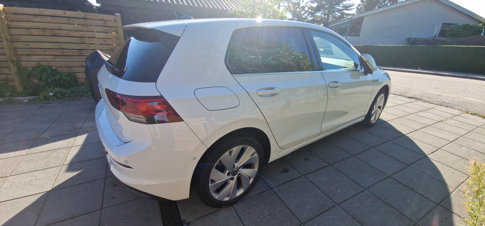 VW Golf VIII 1,5 eTSi 150 Style DSG 5d