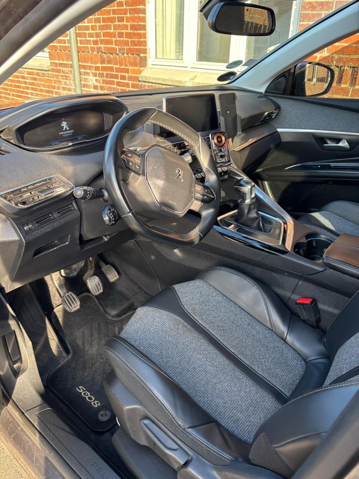 Peugeot 5008 1,6 BlueHDi 120 Allure 7prs 5d