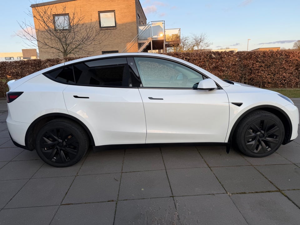 Tesla Model Y Long Range AWD 5d