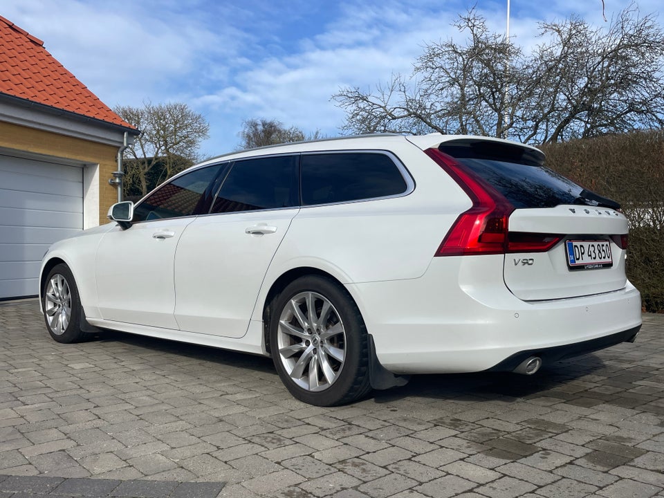 Volvo V90 2,0 D4 190 Momentum aut. 5d