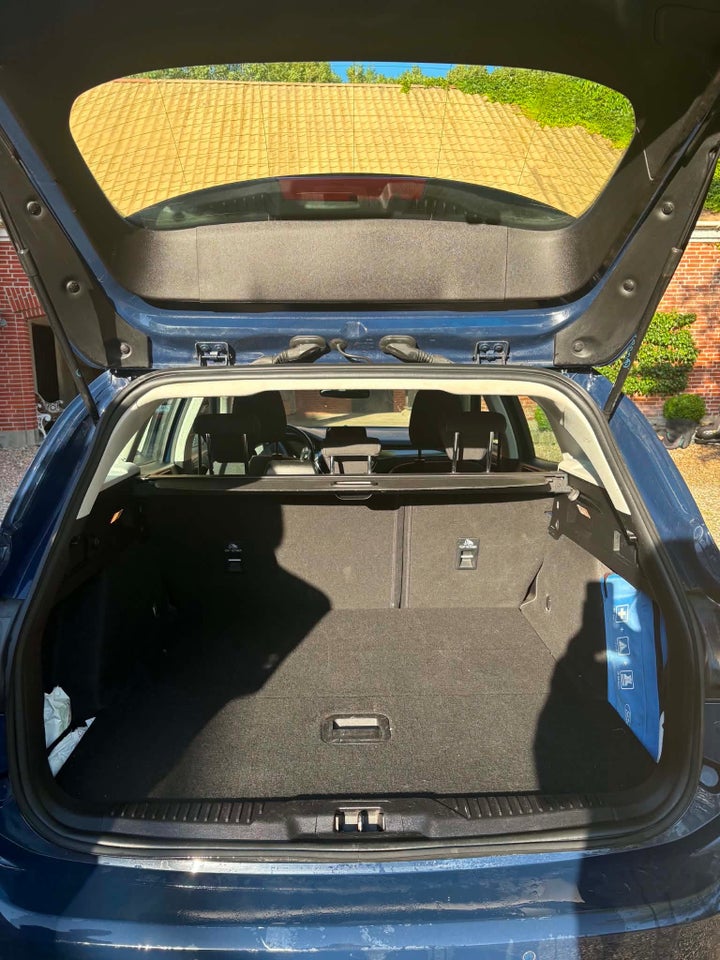 Ford Focus 1,0 EcoBoost Titanium Business stc. 5d
