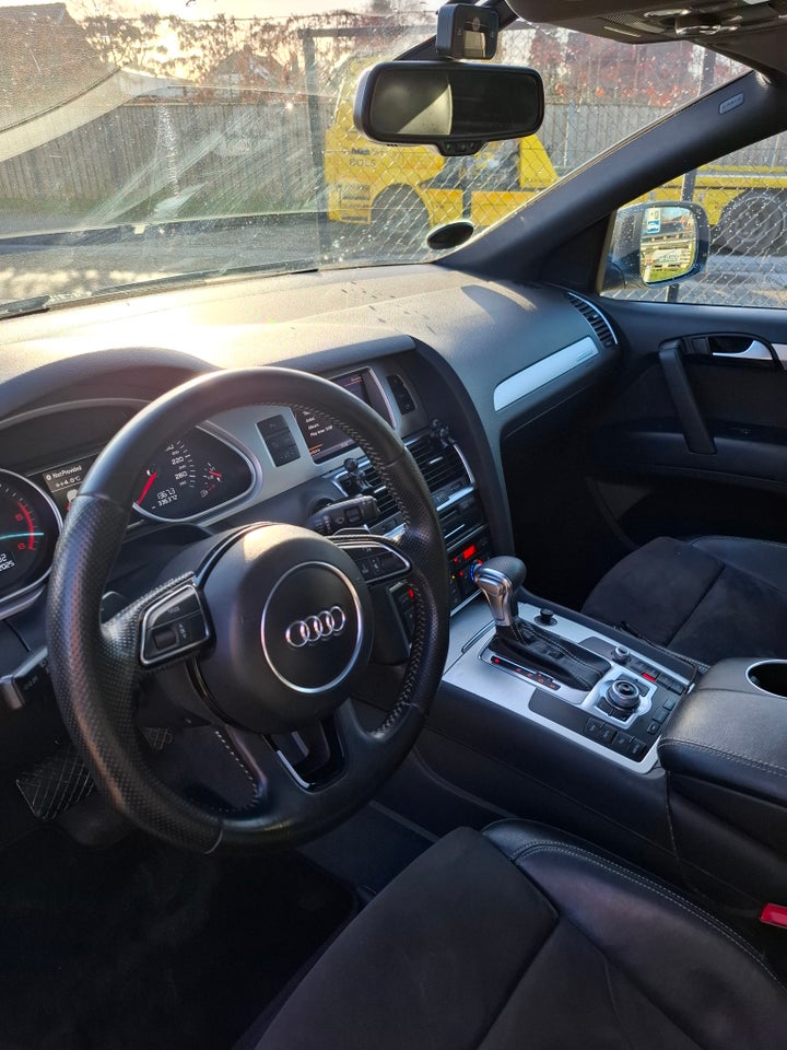Audi Q7 3,0 TDi S-line quattro Tiptr. 7prs 5d
