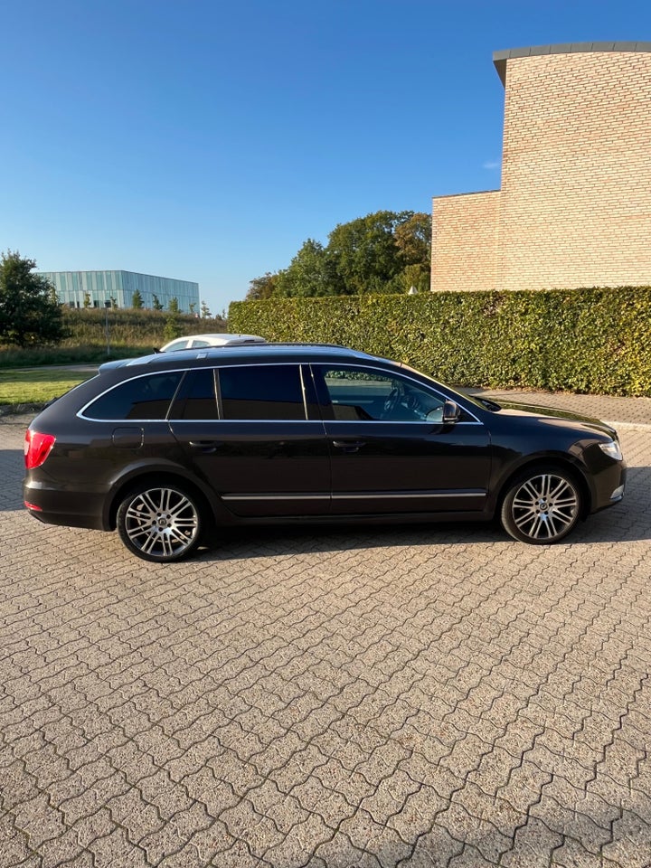Skoda Superb 1,8 TSi 160 Elegance Combi DSG 5d