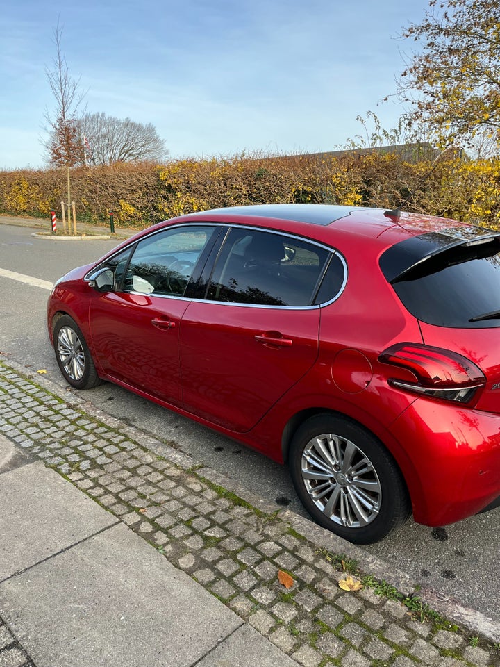 Peugeot 208 1,5 BlueHDi 100 Prestige Sky 5d