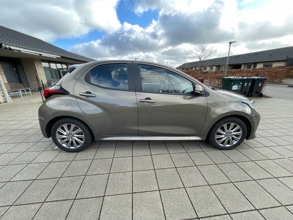 Toyota Yaris 1,5 Hybrid Active Tech+ e-CVT 5d