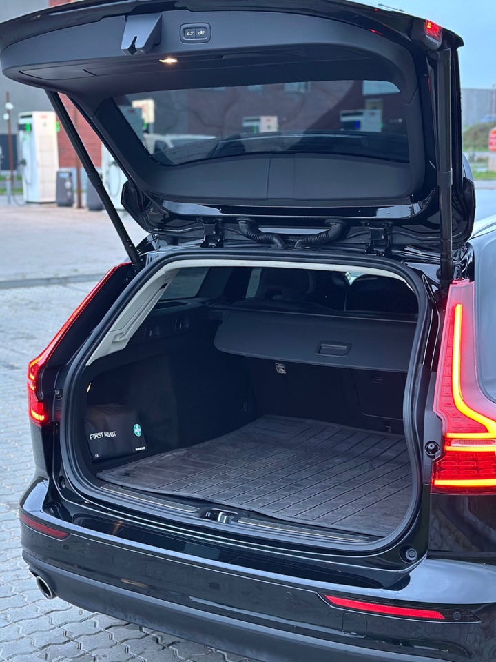Volvo V60 2,0 T4 190 Momentum aut. 5d